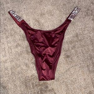 NWT VS  diamond strap Brazilian